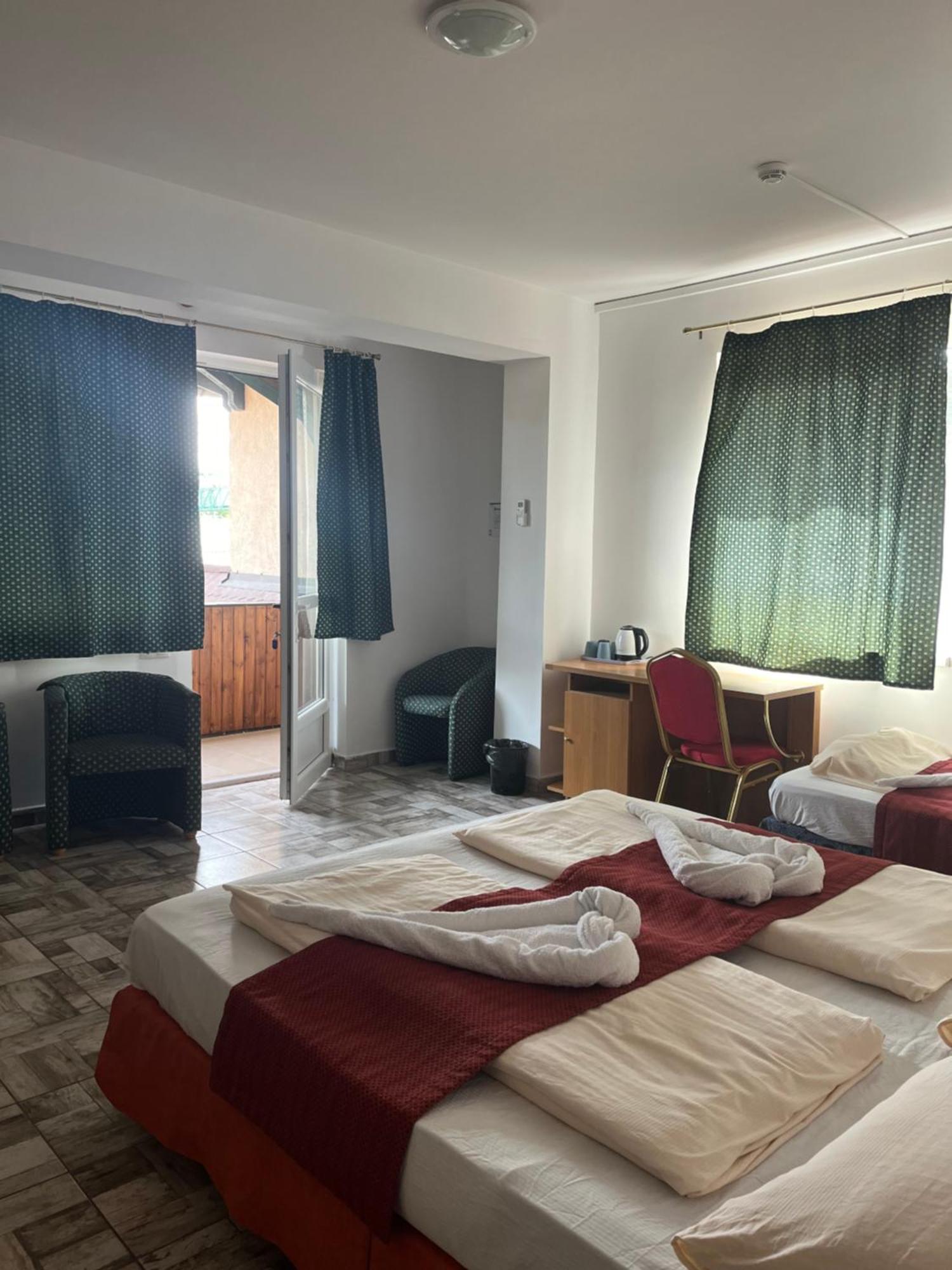 Fenyves Hotel Balatonfenyves Buitenkant foto