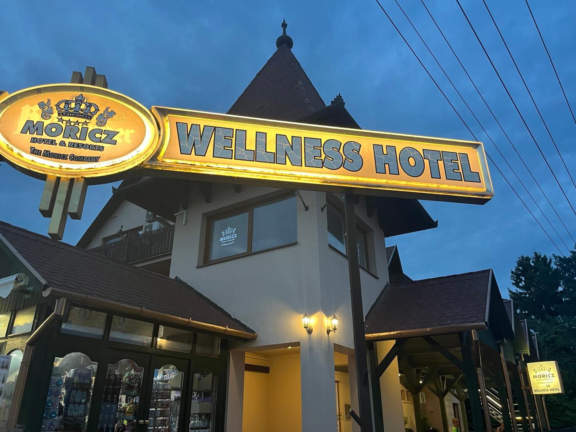 Fenyves Hotel Balatonfenyves Buitenkant foto
